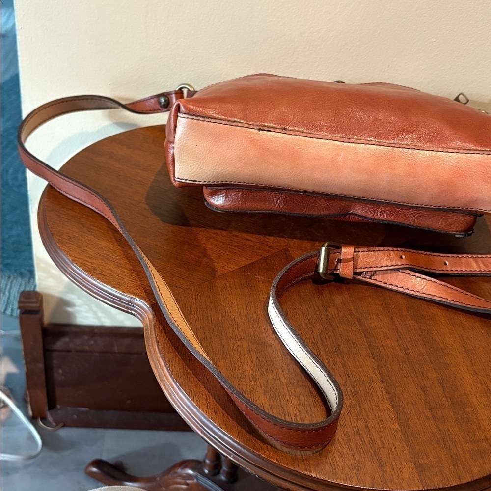 Patricia Nash  leather Crossbody bag cut out leather trim  brown large front poc - Picture 10 of 13